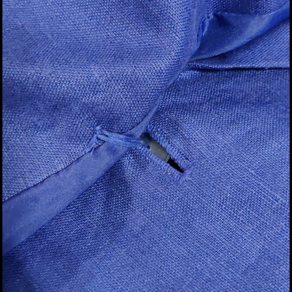 A Ladies Jacket - Picture 8 of 12